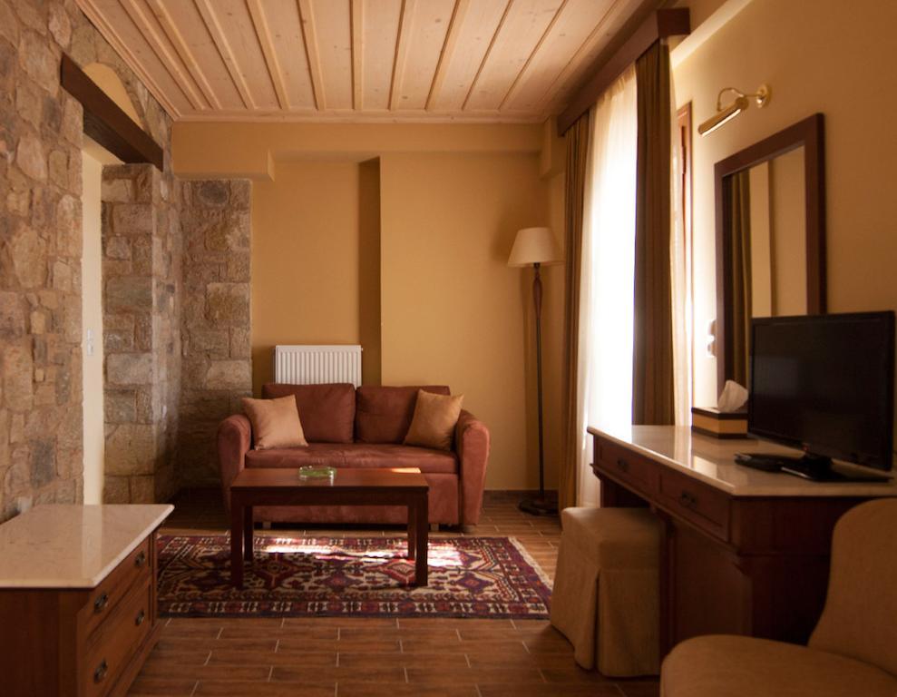 Alpen House Hotel & Suites Arájova Exterior foto